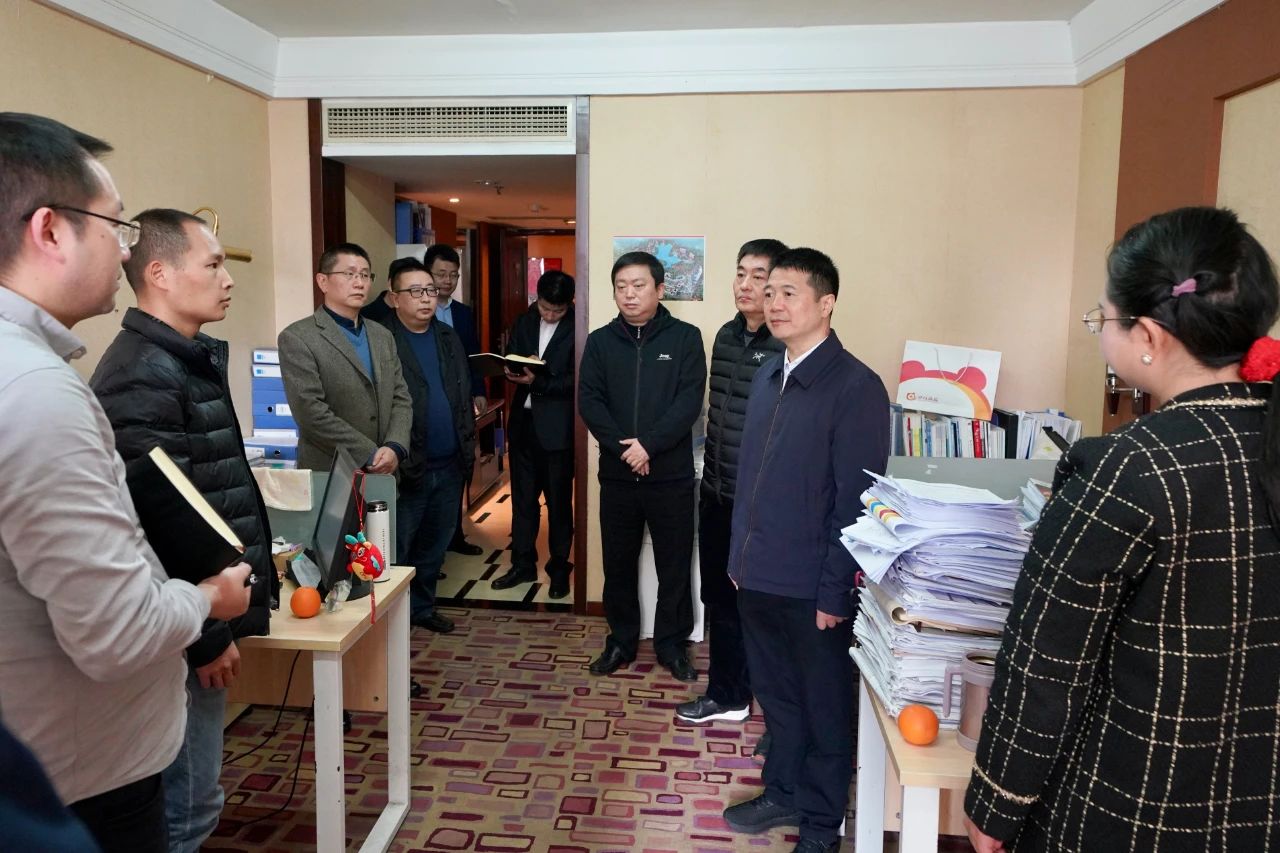 迎新春，鼓干劲，开新局！省尊龙凯时集团领导班子慰问总部干部员工